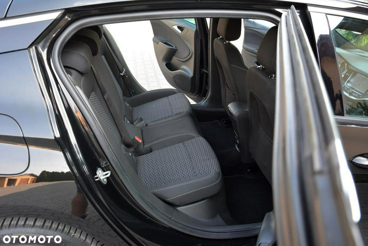 Opel Astra 1.4 Turbo Edition - 15
