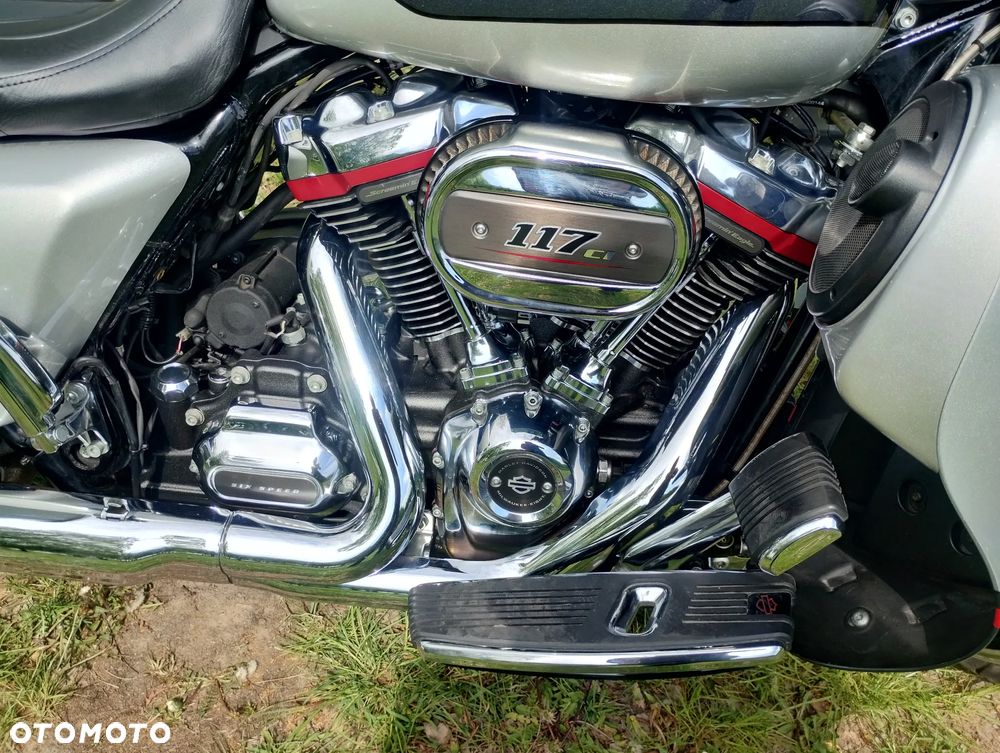 Harley-Davidson CVO Street Glide - 6