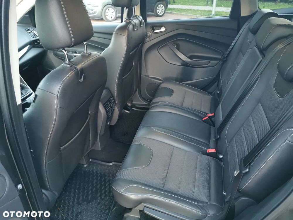 Ford Kuga 1.5 EcoBoost 2x4 Titanium - 8