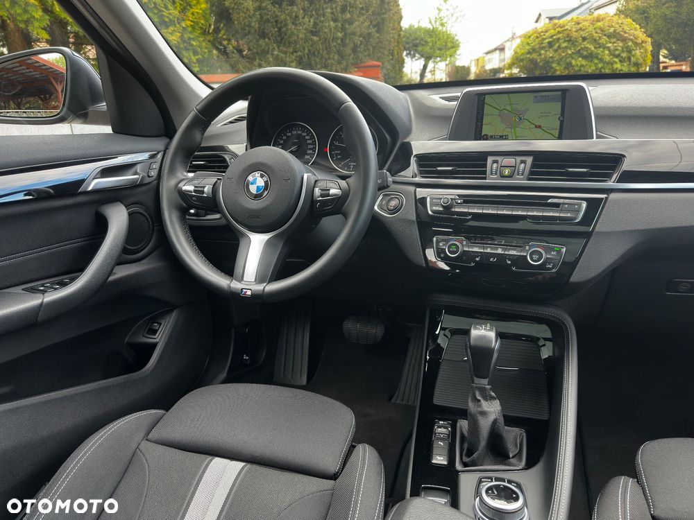 BMW X1 xDrive20i Sport Line - 16