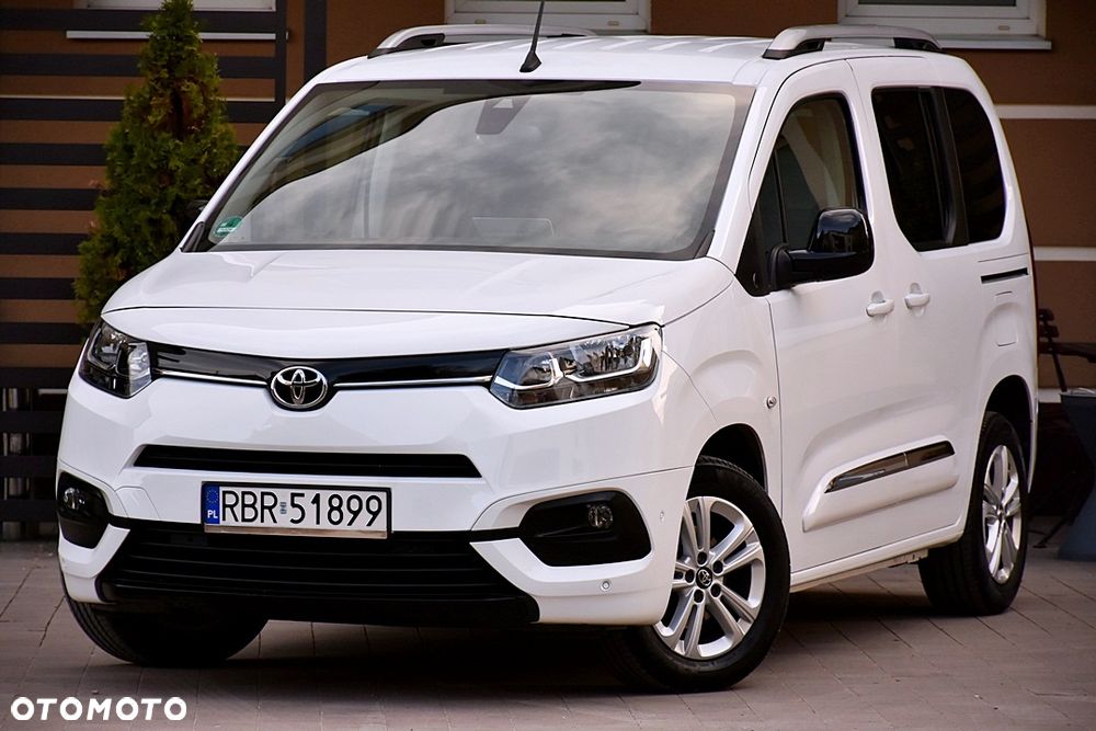Toyota Proace City Verso 1.2 Turbo L1 Team Deutschland - 2