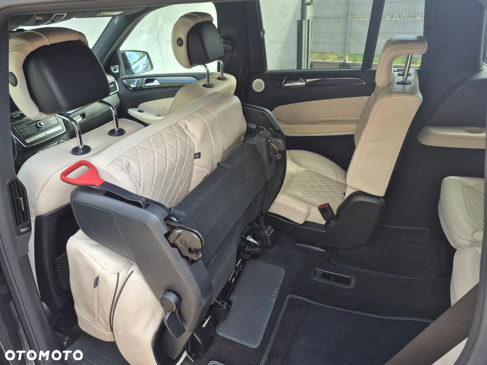Mercedes-Benz GLS - 10