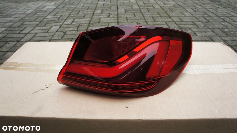 TYLNA PRAWA LAMPA BMW 1 I F40 LED - 1