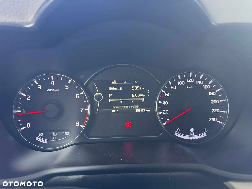 Kia Carens 1.6 GDI L - 10