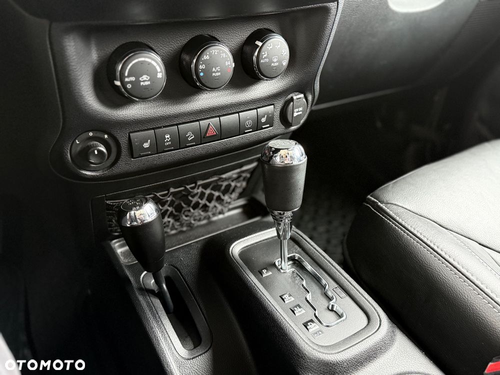 Jeep Wrangler 3.6 Unlim Sahara - 15