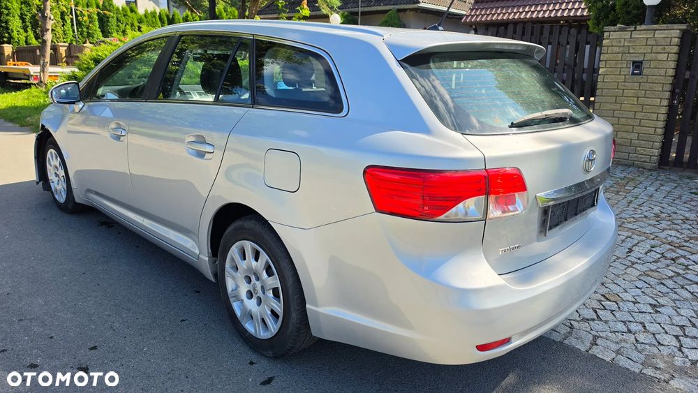 Toyota Avensis 1.6 Comfort - 7