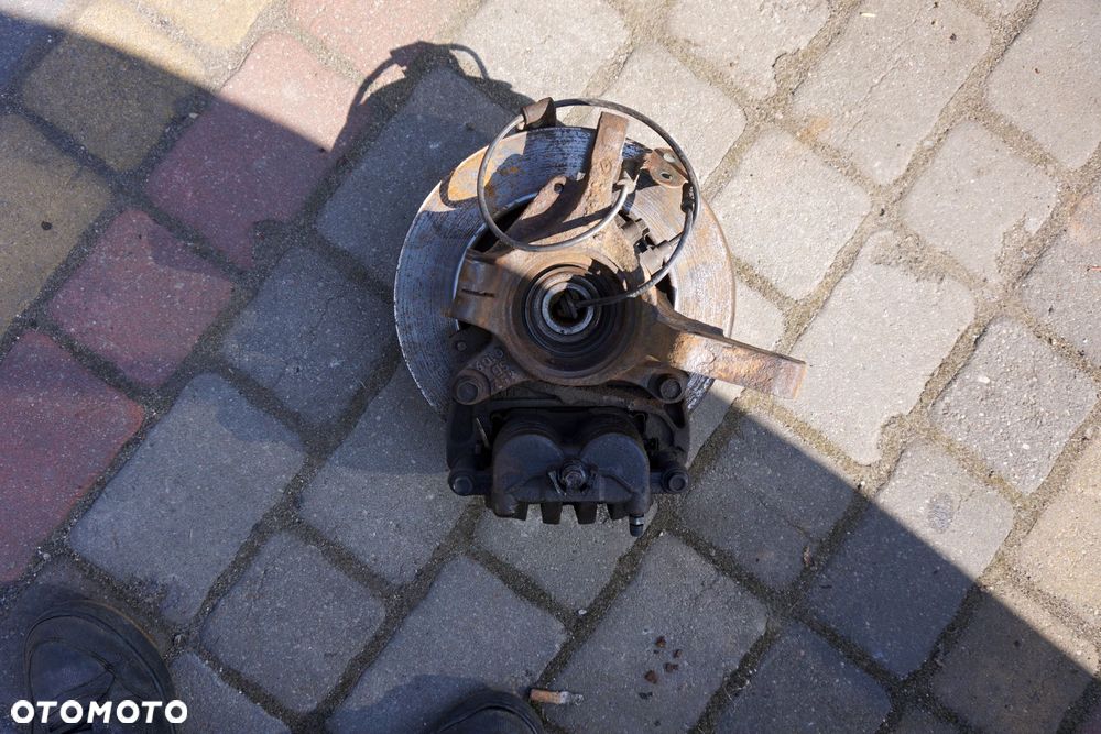 ZWROTNICA PIASTA PRAWY PRZÓD FORESTER II SG 2.0 16V 28313AE020 28052AA000 SUBARU 2002-2006 - 1