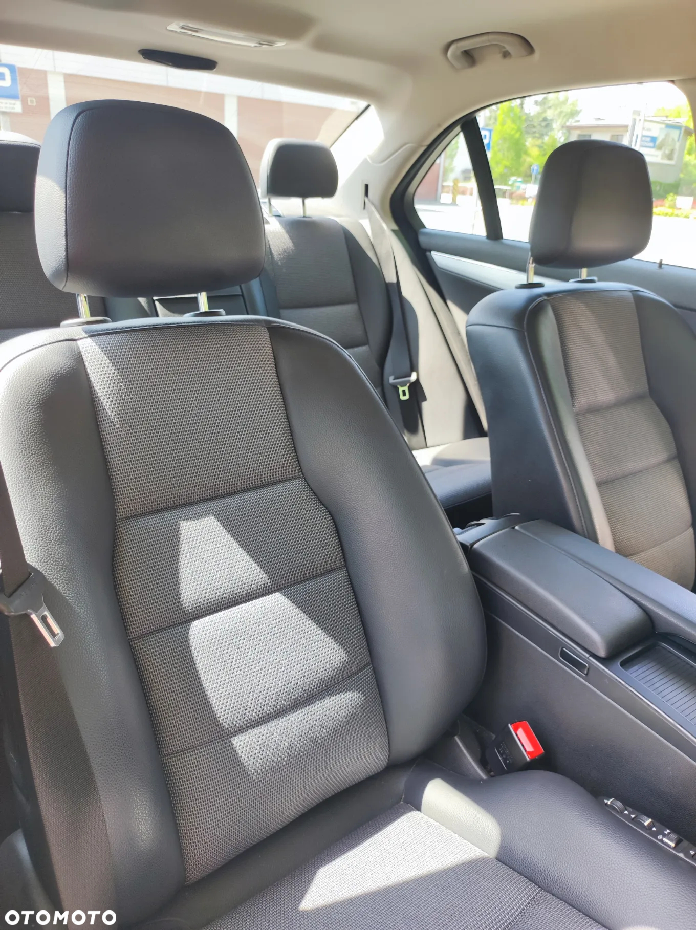 Mercedes-Benz Klasa C 180 BlueEFFICIENCY 7G-TRONIC Avantgarde - 16
