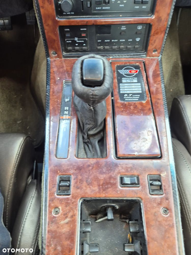 Chevrolet Corvette - 16