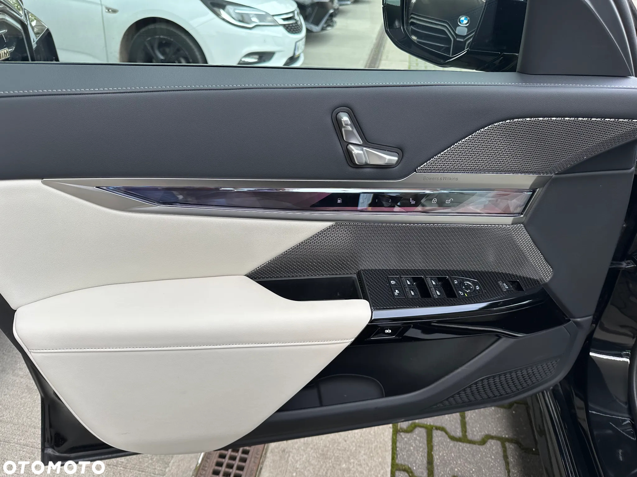 BMW Seria 7 M760e PHEV xDrive sport - 10
