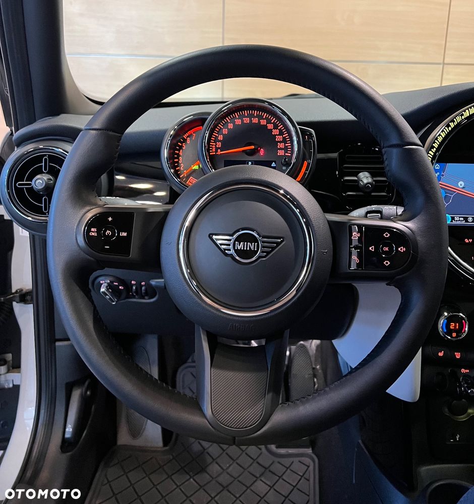 MINI Cooper Standard - 16