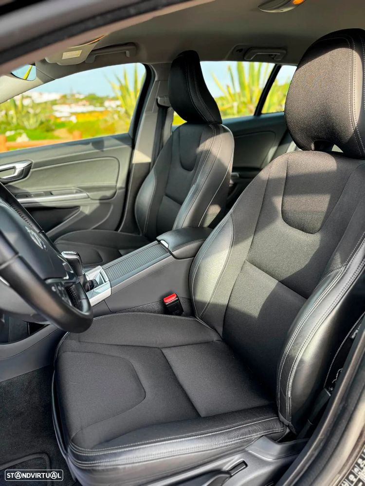 Volvo V60 2.0 D4 Momentum - 8