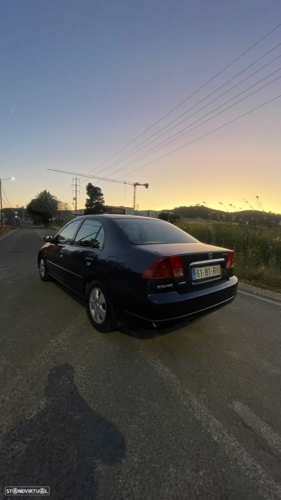 Honda Civic 1.6 ES - 3