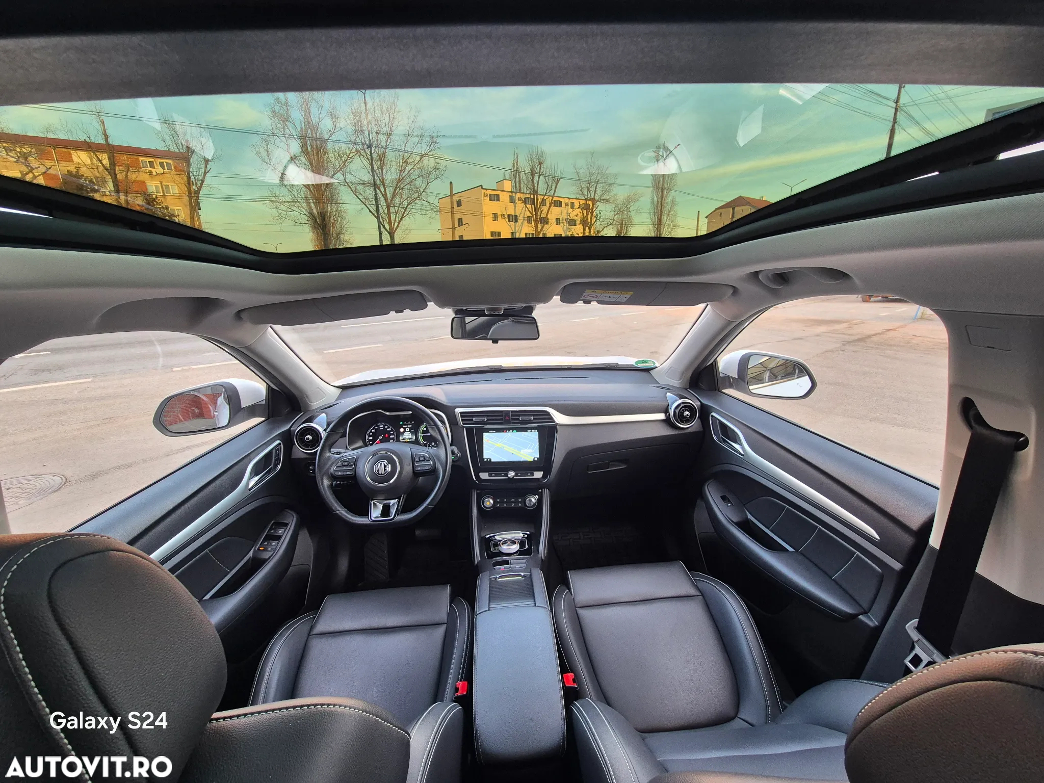 MG ZS EV Luxury - 3