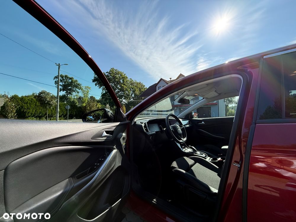 Opel Grandland X 1.2 T GPF Design&Tech S&S - 13