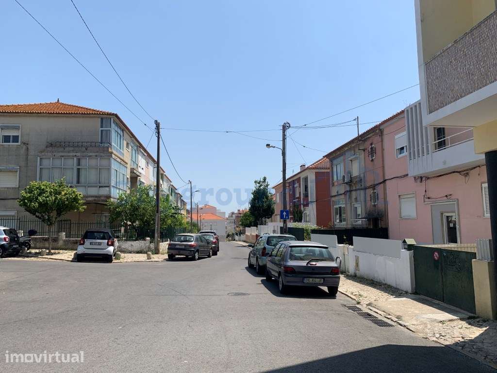 Prédio para rendimento em Almada - Grande imagem: 4/10