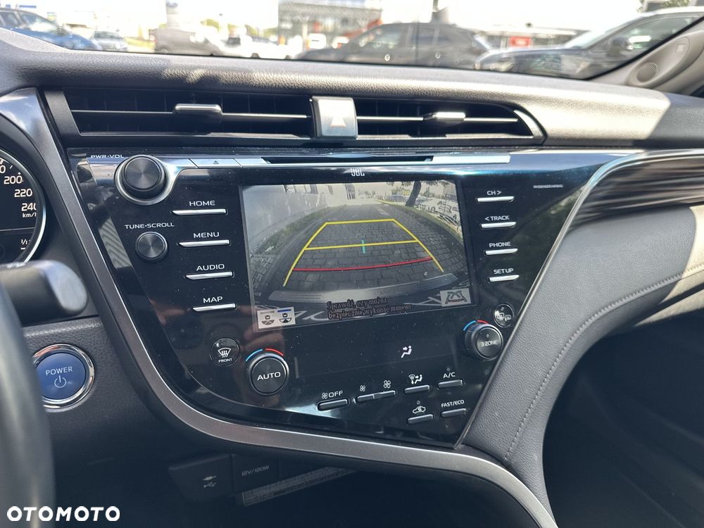 Toyota Camry 2.5 Hybrid Executive CVT - 8