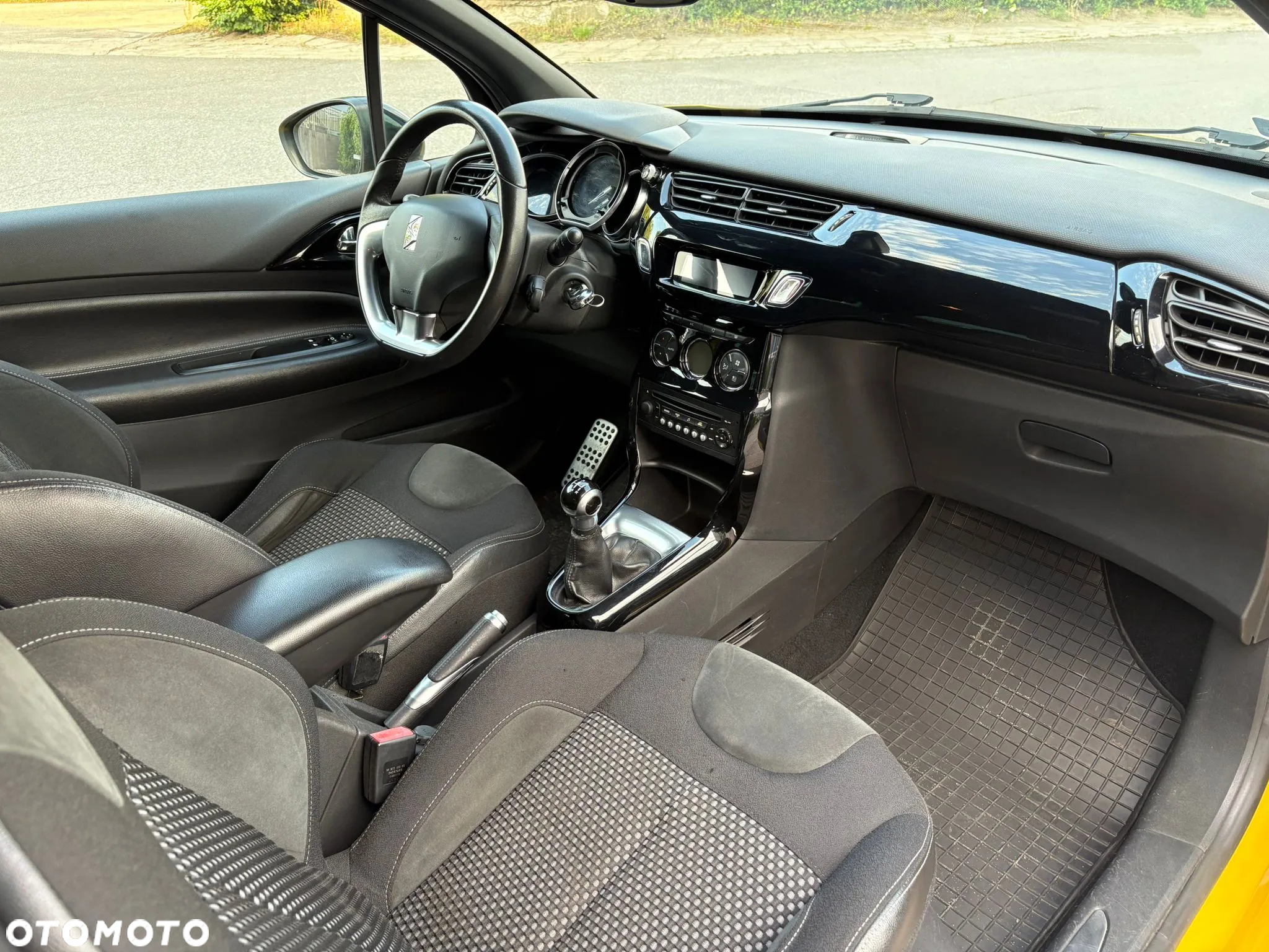 Citroën DS3 1.6 VTi SoChic - 16