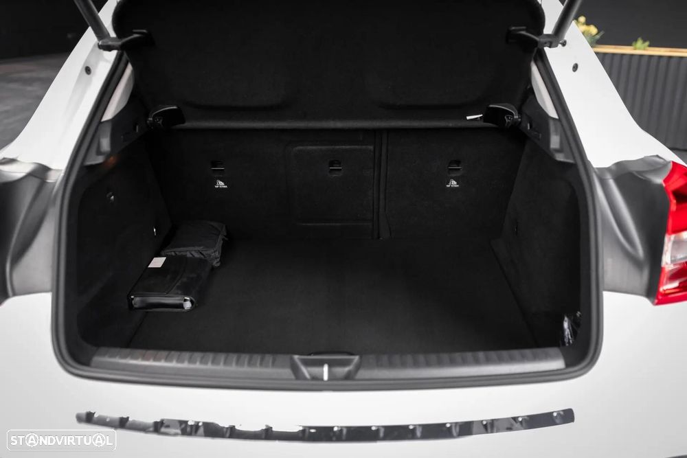 Mercedes-Benz GLA 180 - 9