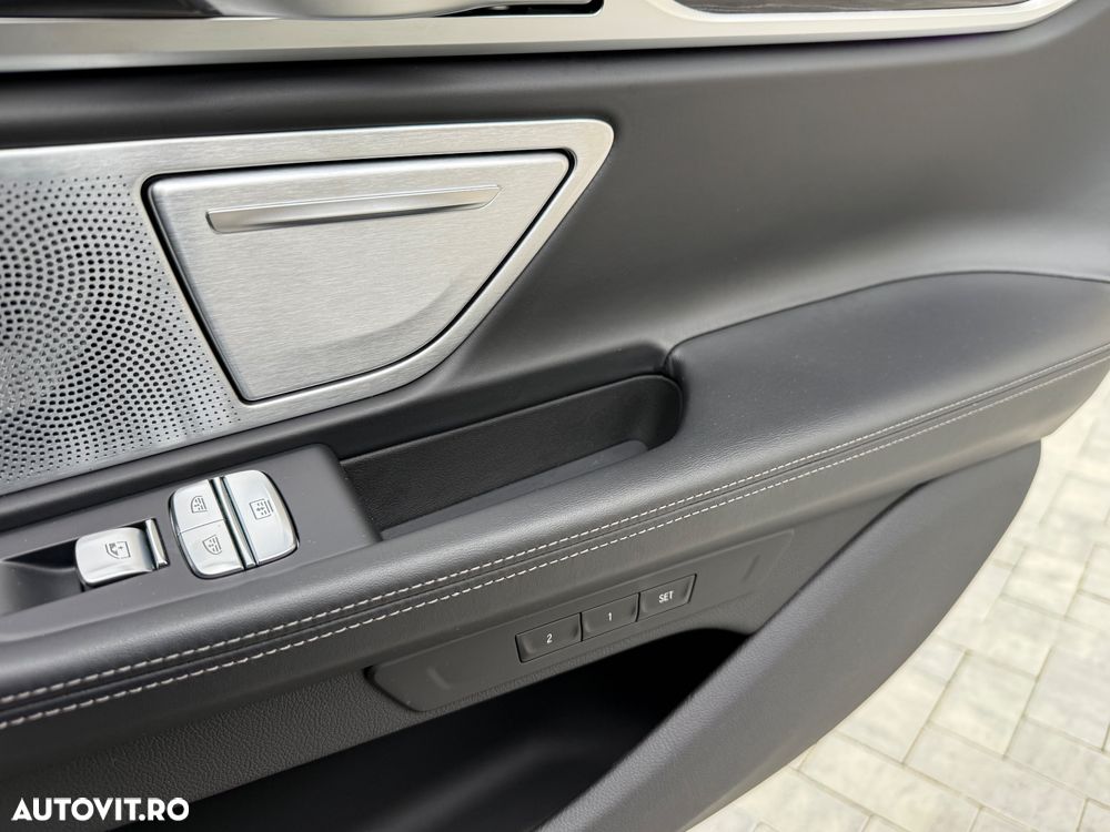 BMW Seria 7 730d xDrive MHEV - 23