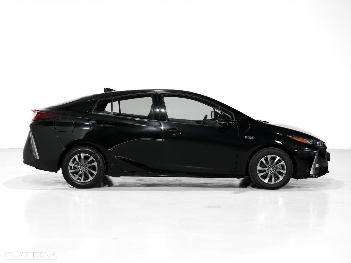 Toyota Prius 1.8 Plug-In Luxury - 2