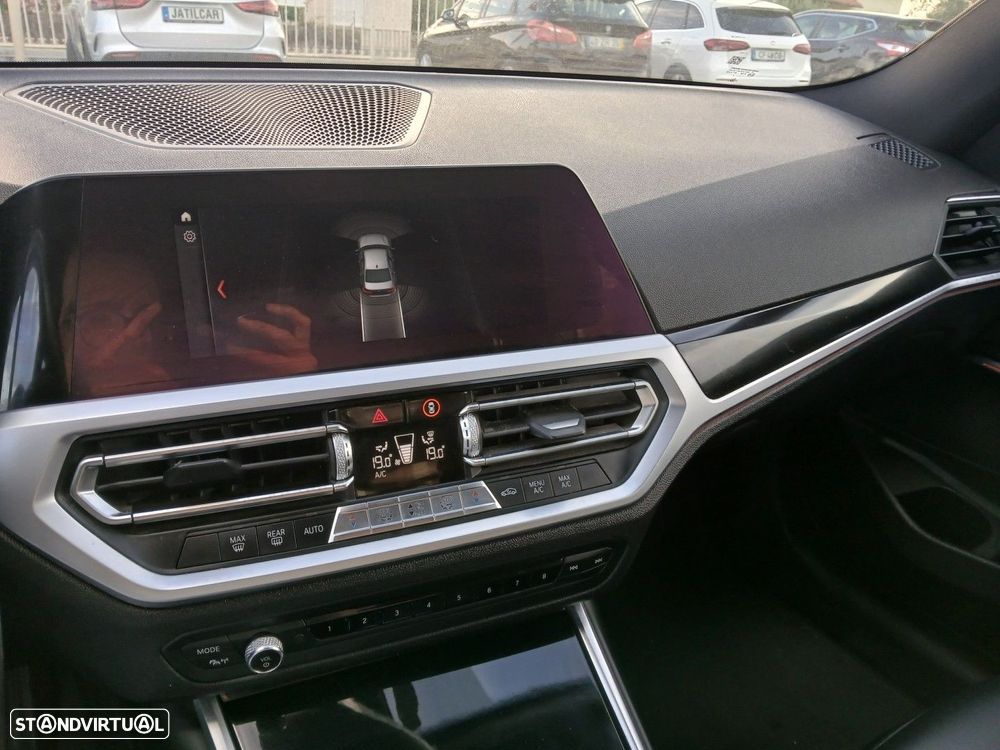 BMW 320 d Auto - 27