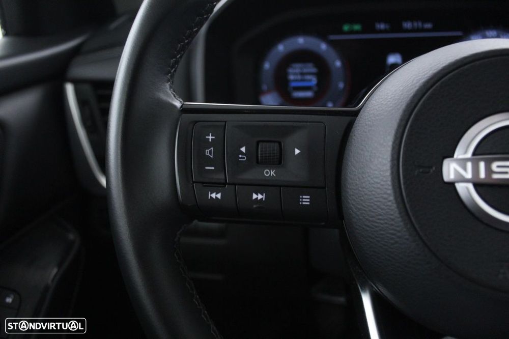 Nissan Qashqai 1.3 DIG-T N-Connecta LED+SKY - 22