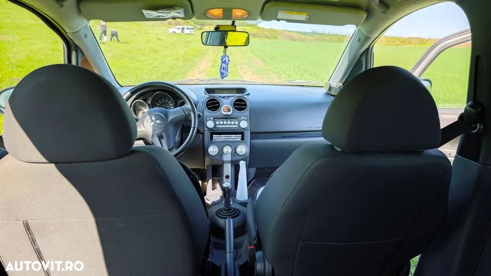 Mitsubishi Colt - 4