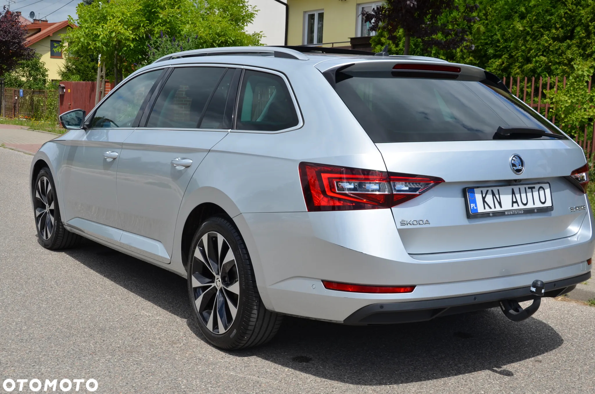 Skoda Superb 2.0 TDI L&K DSG - 8