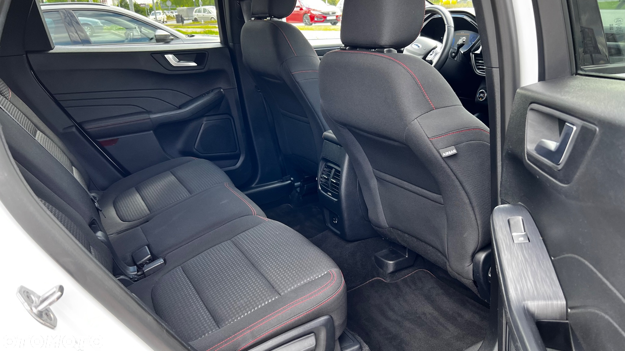 Ford Kuga 2.0 EcoBlue 4x4 ST-LINE - 32
