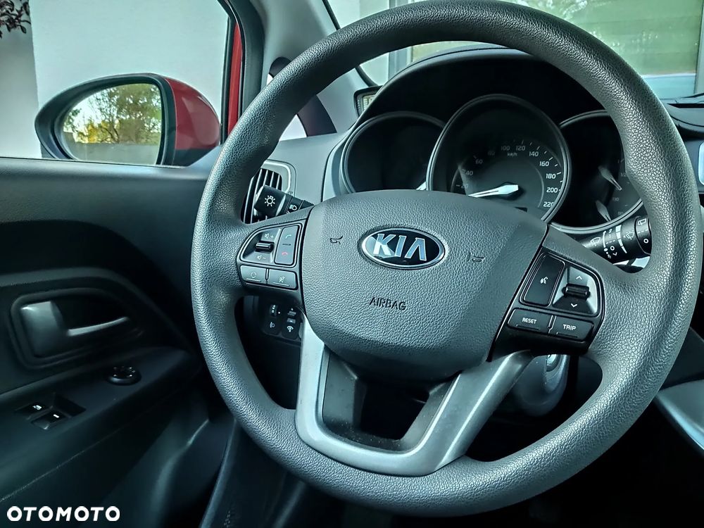 Kia Rio - 16