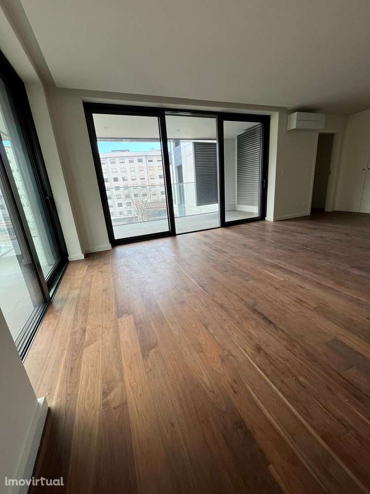 T 3 Novo V. N. Gaia  Av . República  Metro João de Deus Pronto Habitar - Grande imagem: 5/53