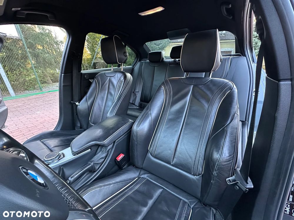 BMW Seria 3 330d xDrive Sport-Aut Blue Performance Sport Line - 18
