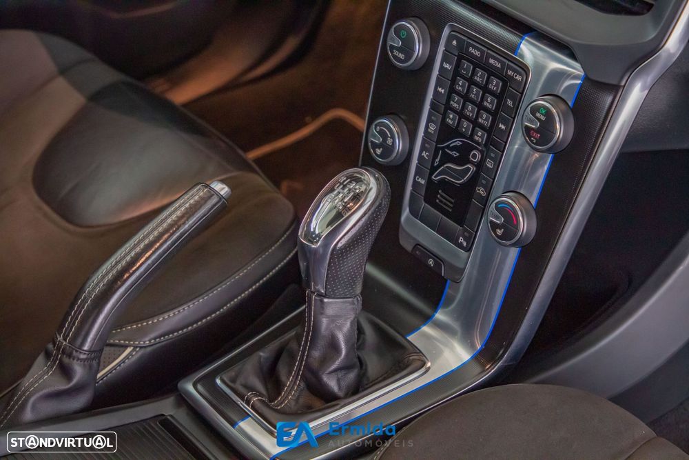 Volvo V40 1.6 D2 R-Design - 32