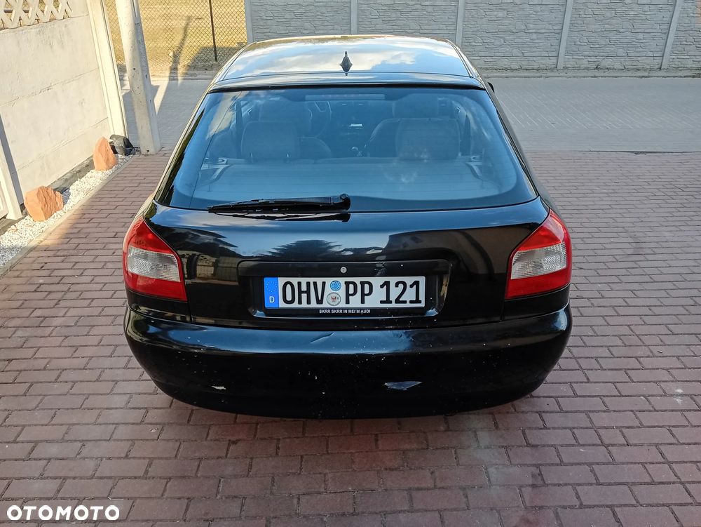 Audi A3 3-drzwiowe 1.6 Ambition - 10