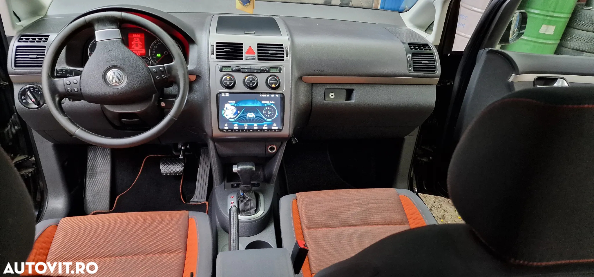 Volkswagen Touran 2.0 TDI DPF DSG Cross - 6