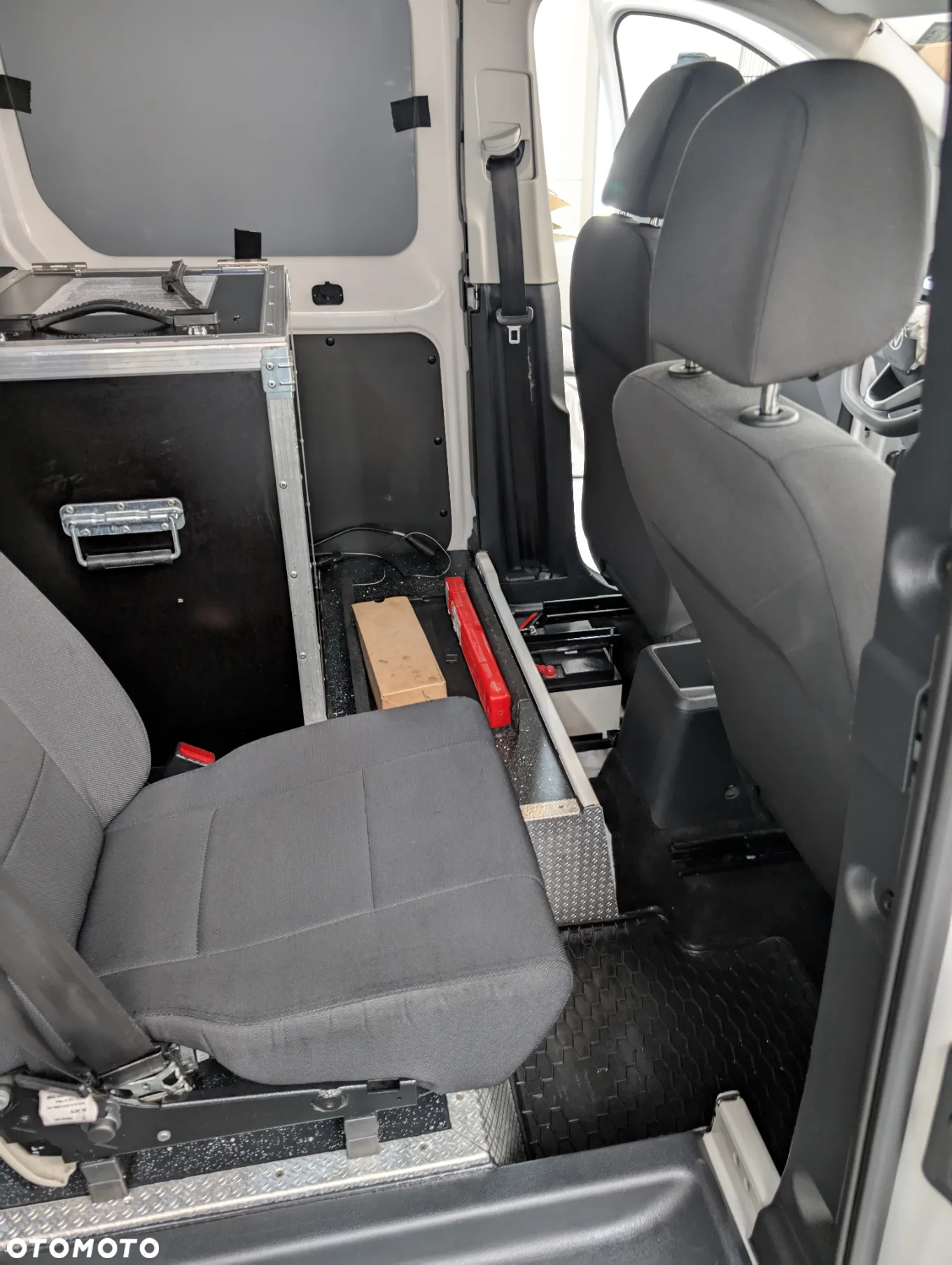 Volkswagen Caddy BANKOWÓZ - 13