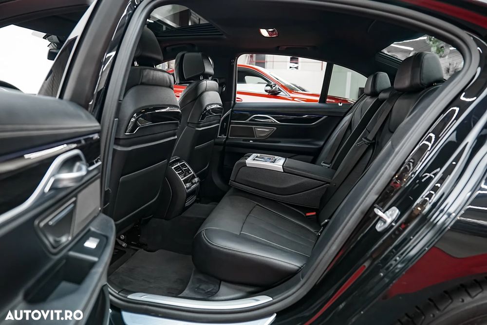 BMW Seria 7 740e iPerformance - 7