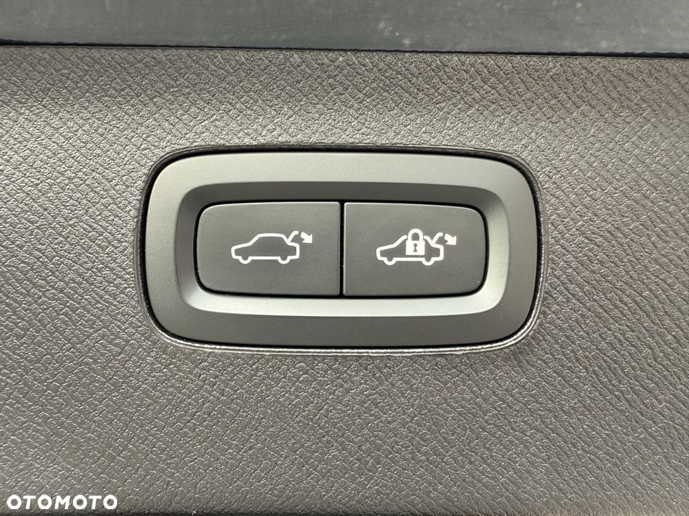 Volvo XC 90 - 30