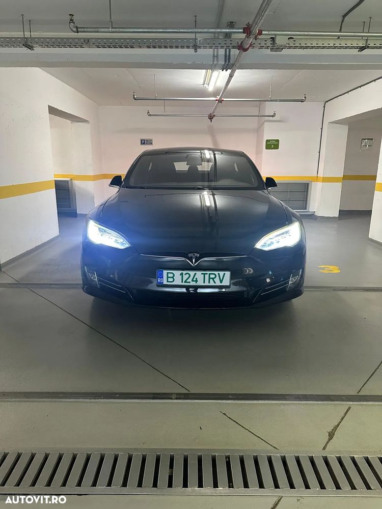 Tesla Model S - 2