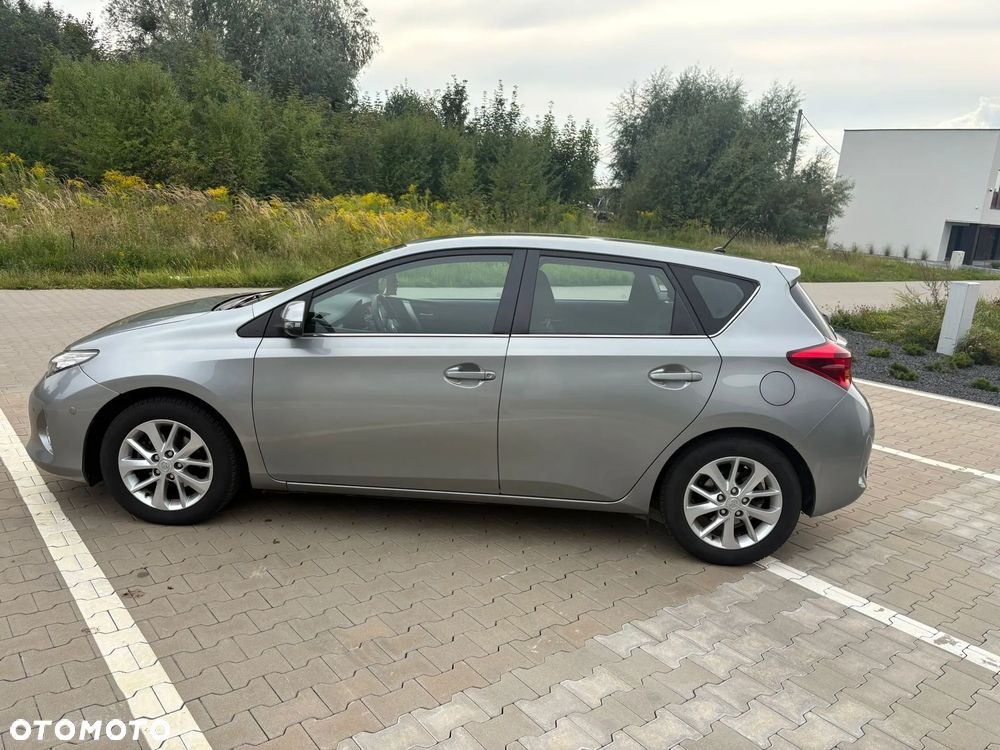 Toyota Auris 1.6 2010 - 2