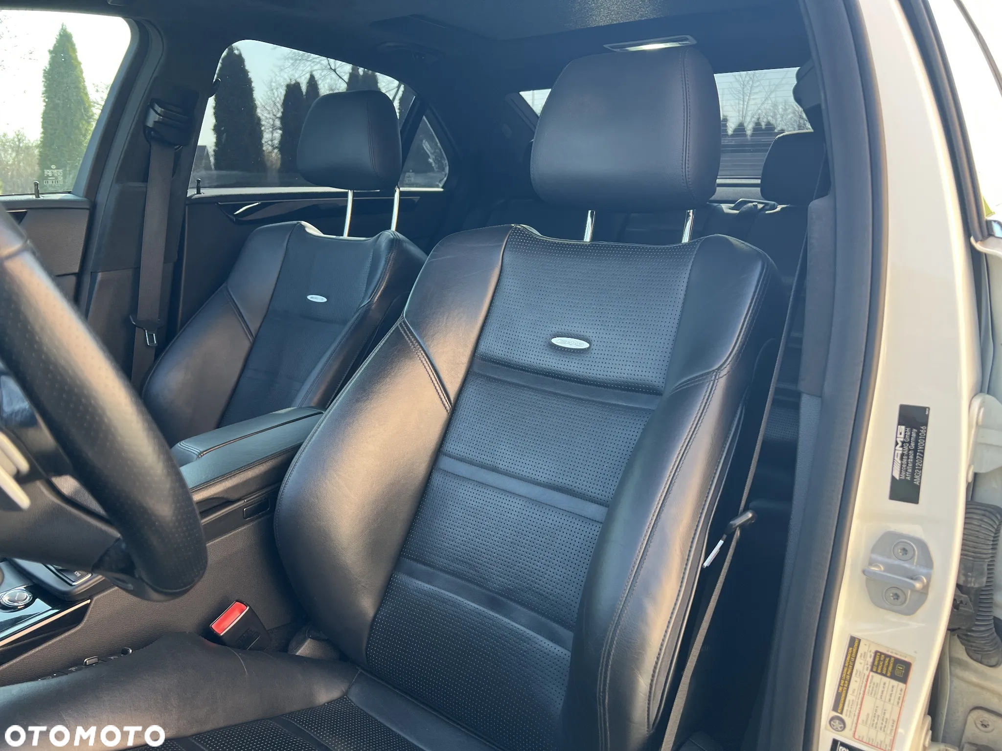 Mercedes-Benz Klasa E 63 AMG AMG Speedshift 7G-MCT - 13