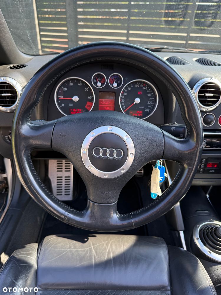 Audi TT Roadster 1.8 T quattro - 28