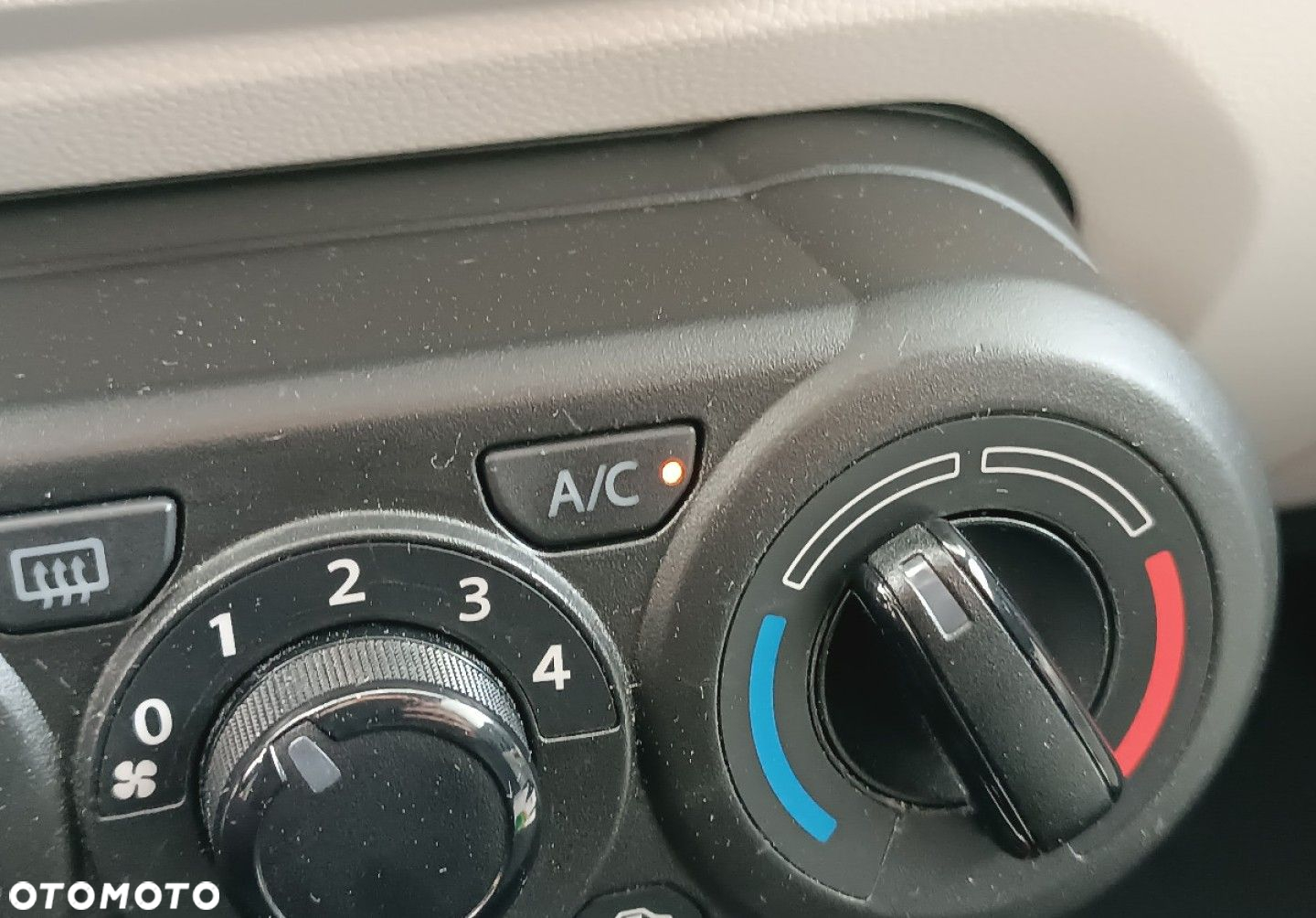 Suzuki Ignis - 28