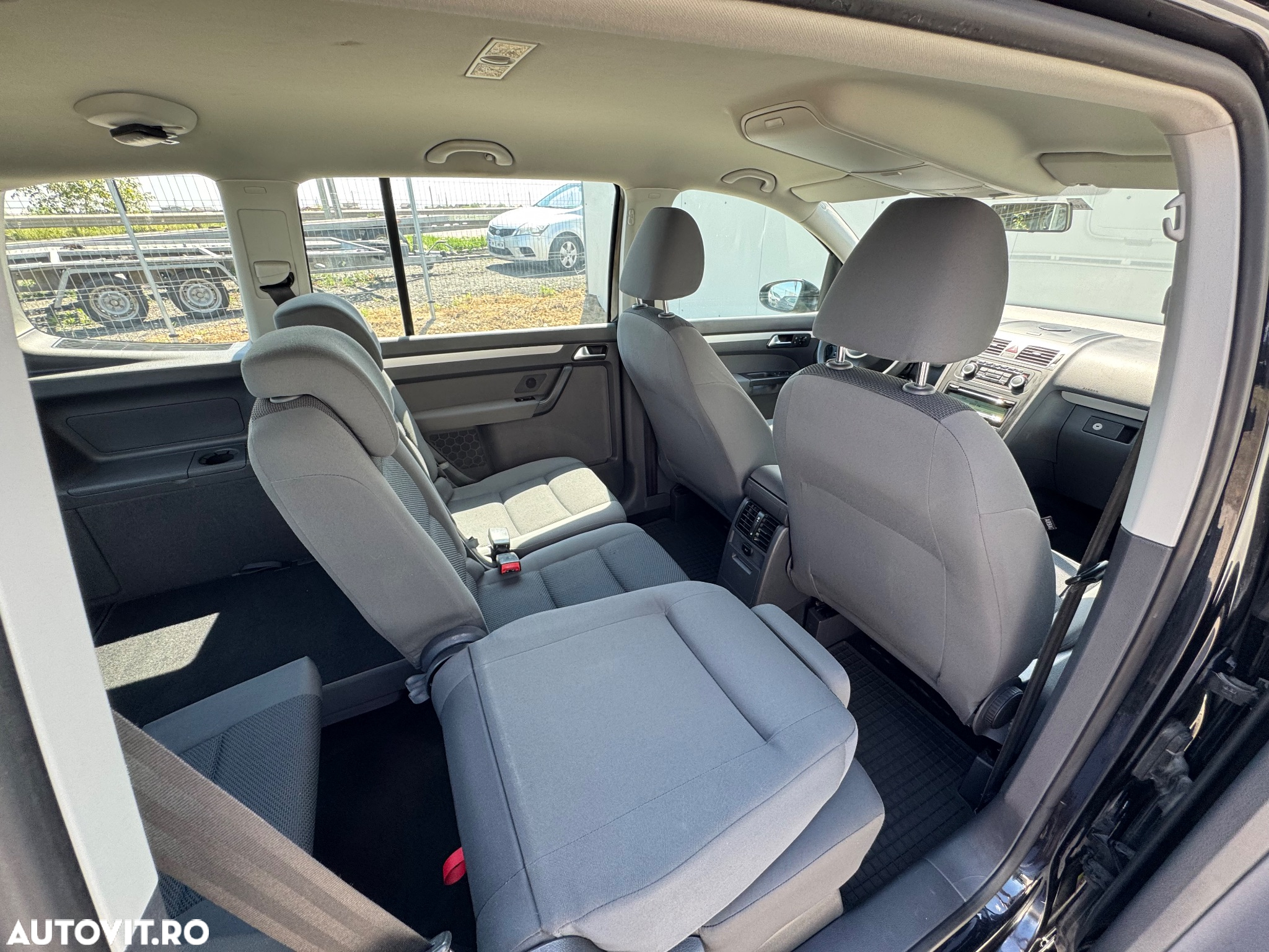 Volkswagen Touran 1.6 TDI Comfortline - 5