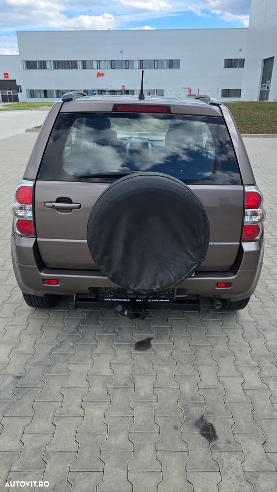 Suzuki Grand Vitara 1.9 DDiS Black&White DPF - 12