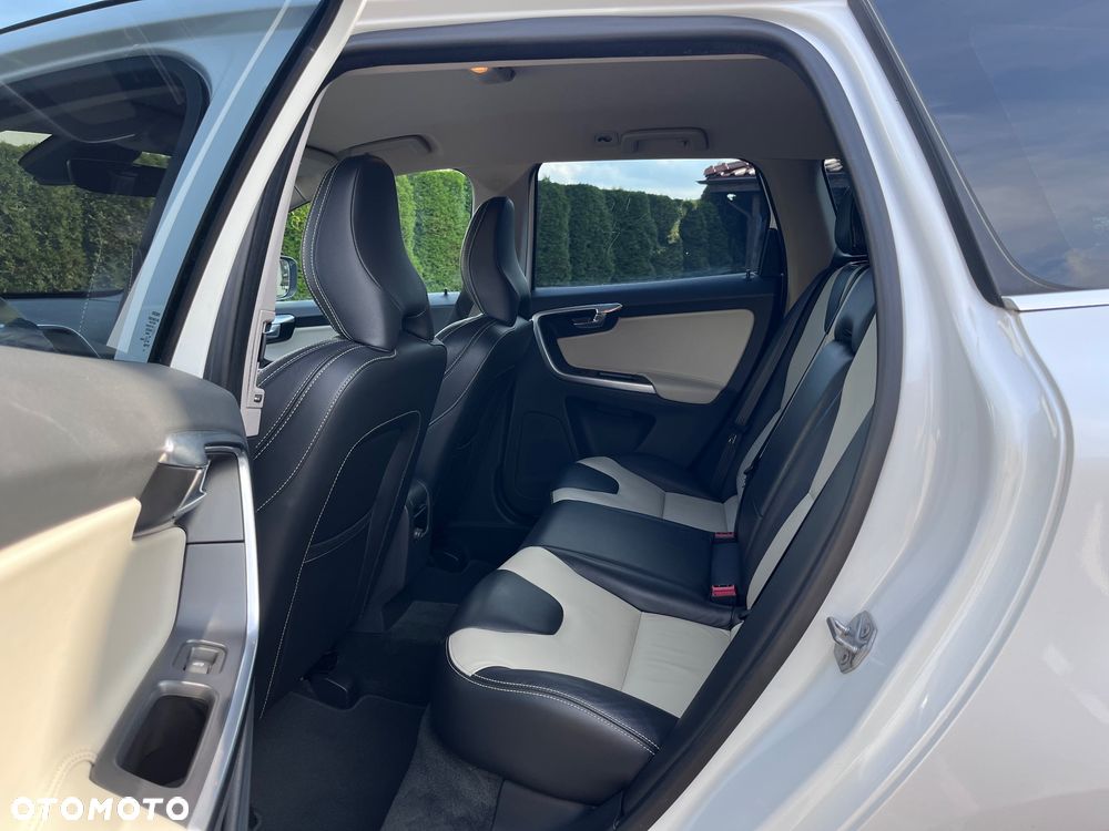 Volvo XC 60 D4 Geartronic Momentum - 20