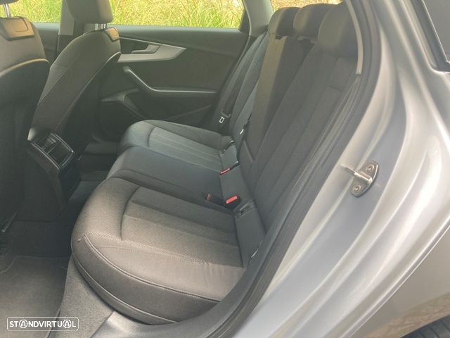 Audi A4 Avant 2.0 TDI Advance - 28