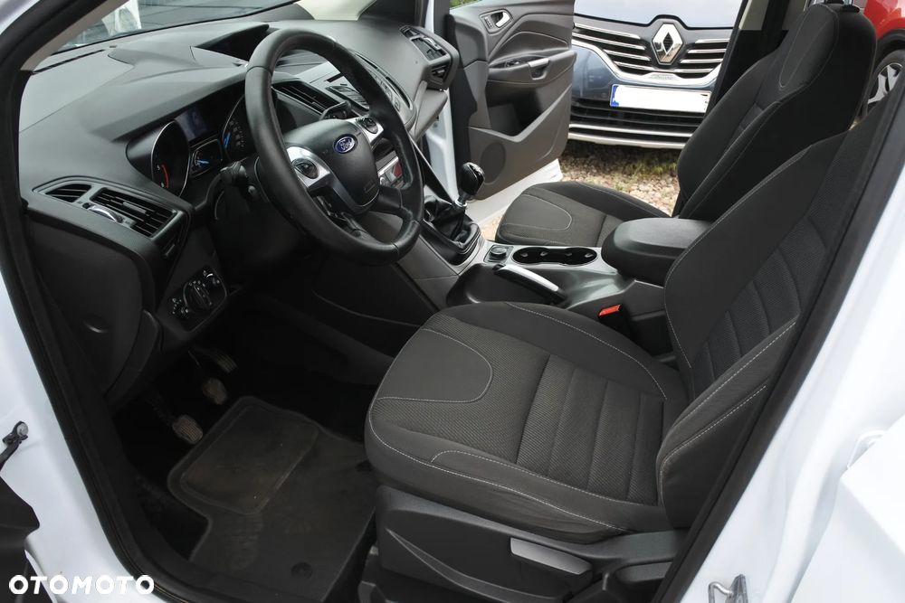 Ford Kuga 2.0 TDCi 2x4 Titanium - 10