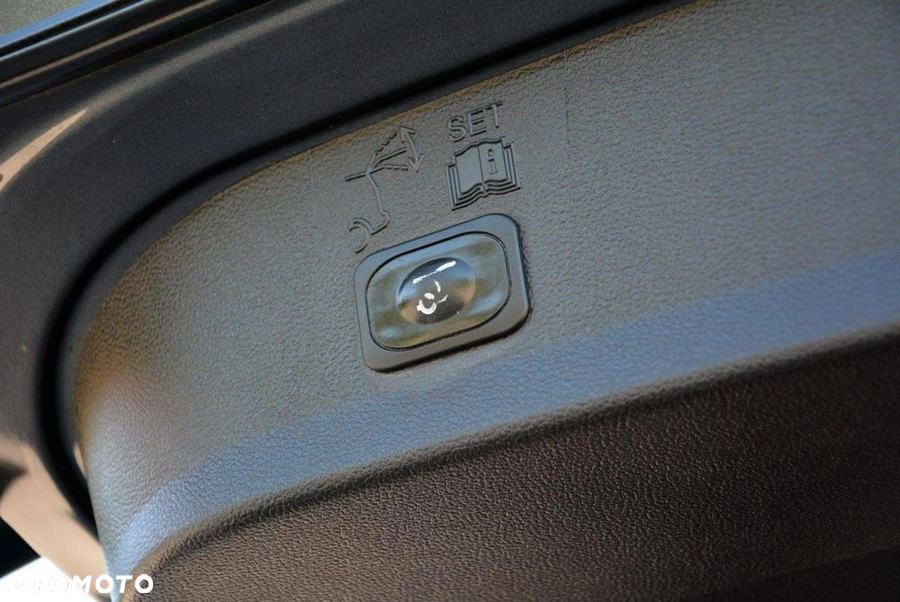 Ford Kuga 2.0 TDCi 4WD Titanium Plus - 35